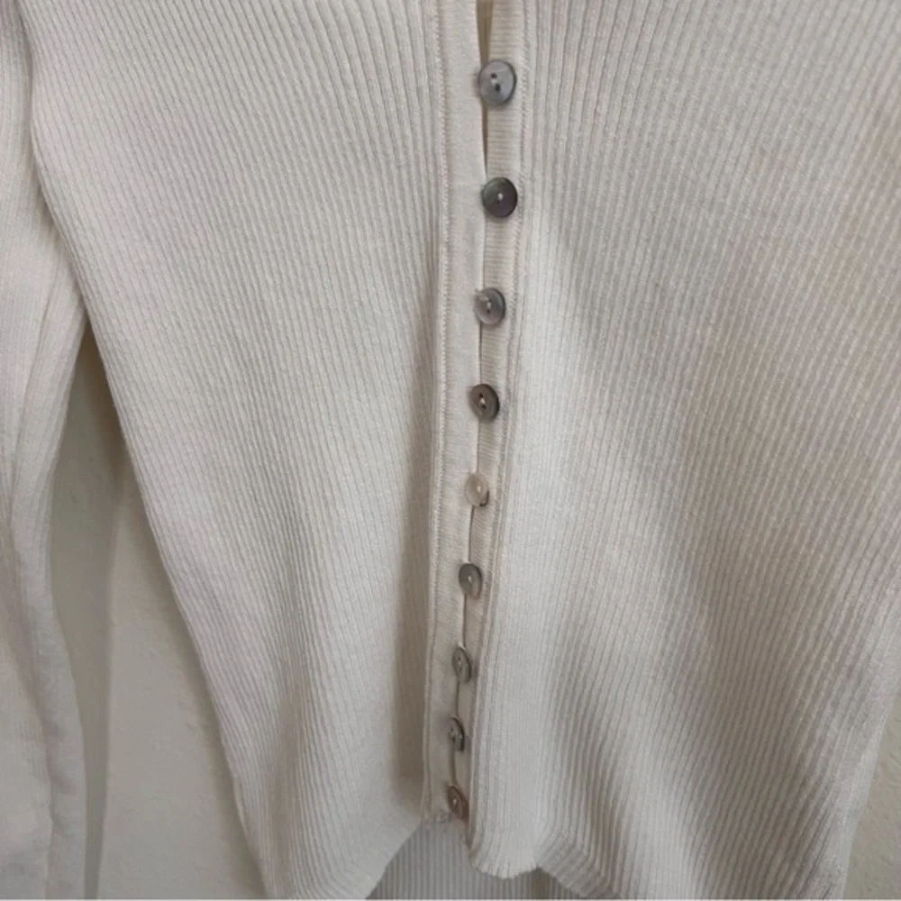 Zara Knit Button-Up Top - Picture 4 of 7